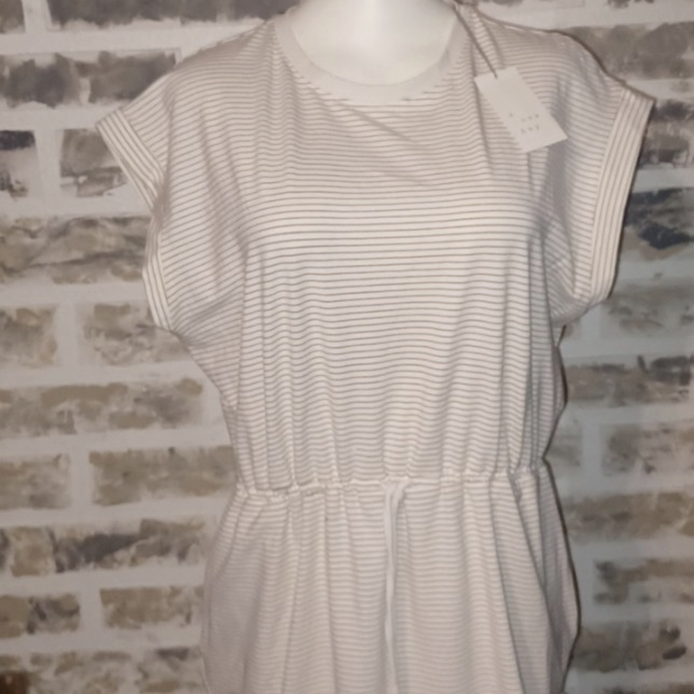 A new day stripped t-shirt Dress🌴 - Picture 3 of 11